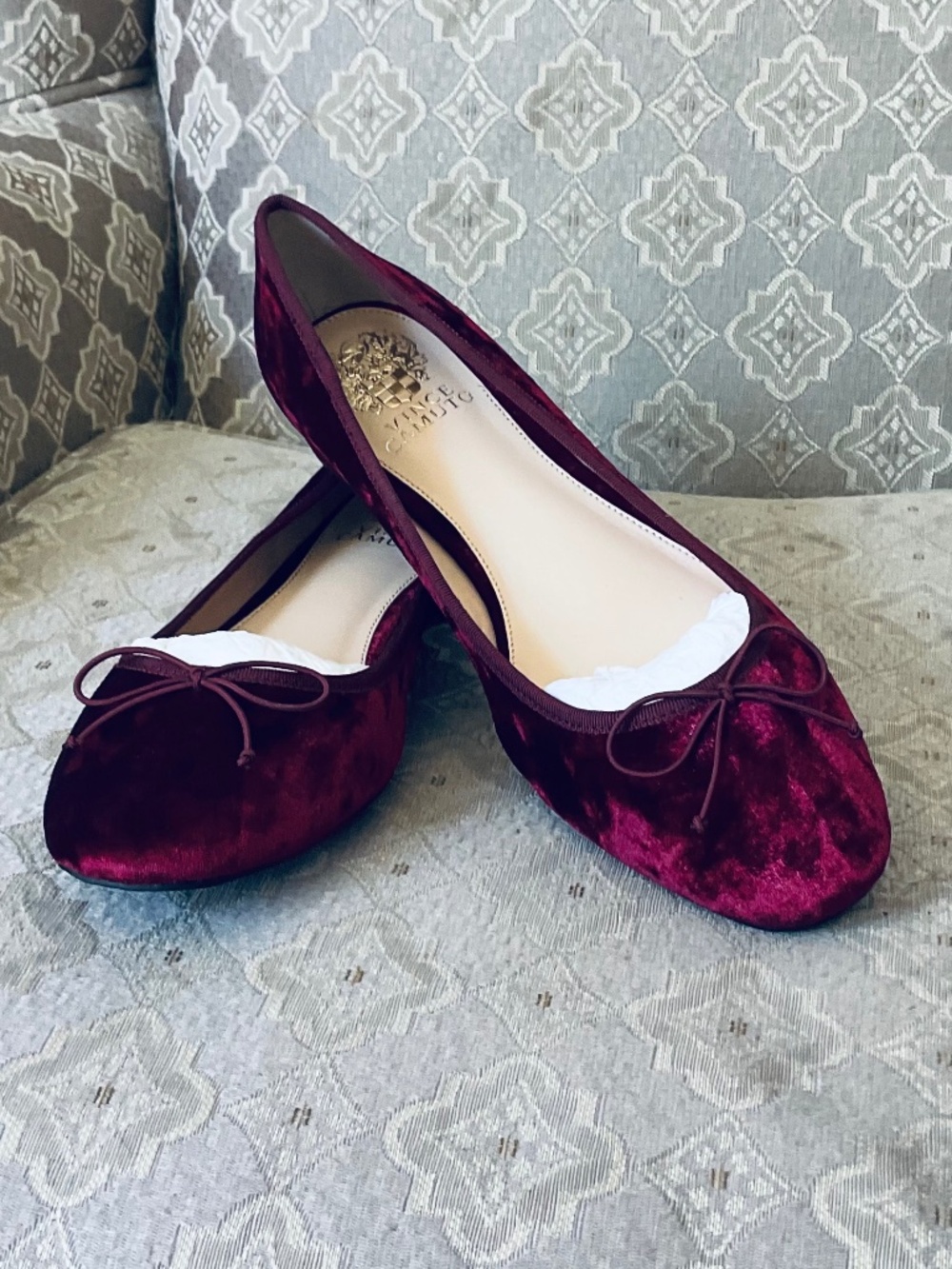 NEW Vince Camuto "Cinderllia" Velvet Ballet Flats in Burgundy / Wine - Size 9